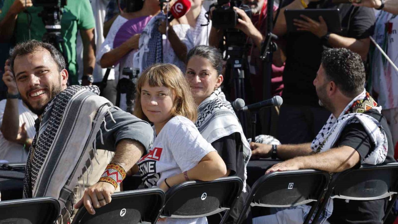 Küresel Sumud Filosu’nun ilk filosu Gazze’ye insani yardım ulaştırmak için İspanya’dan yola çıktı