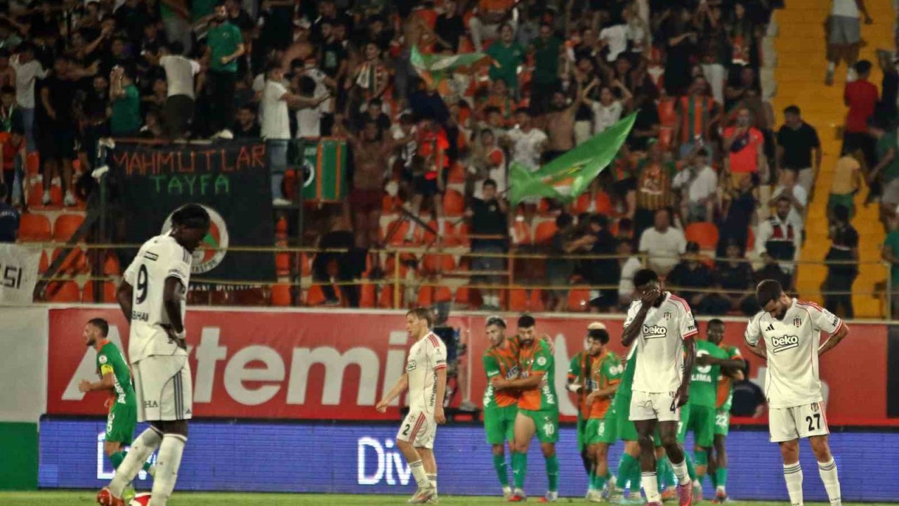 Trendyol Süper Lig: Corendon Alanyaspor: 2 - Beşiktaş 0 (Maç sonucu)
