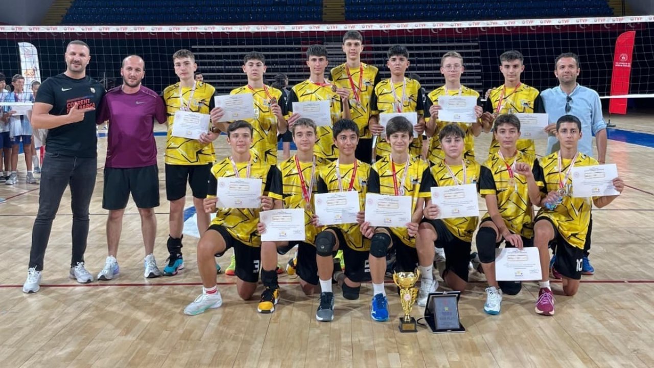 Manisa Erkek Voleybol Takımı Türkiye Şampiyonu oldu