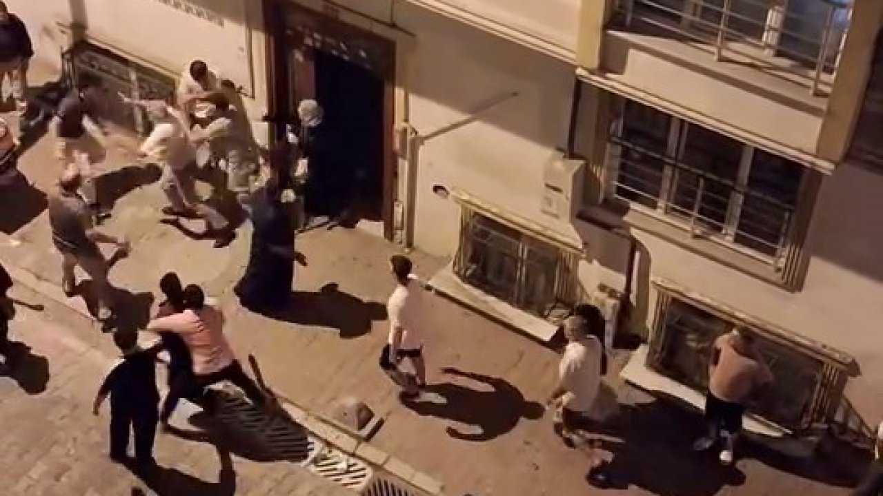 Çocukların kavgasına aileler dahil oldu, ortalık savaş alanına döndü