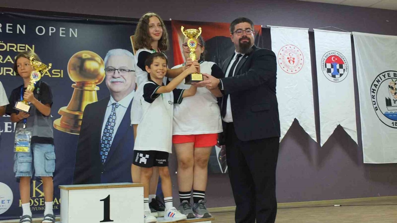 Balıkesir’de Burhaniye Ören Uluslararası Açık Satranç Turnuvası sona erdi