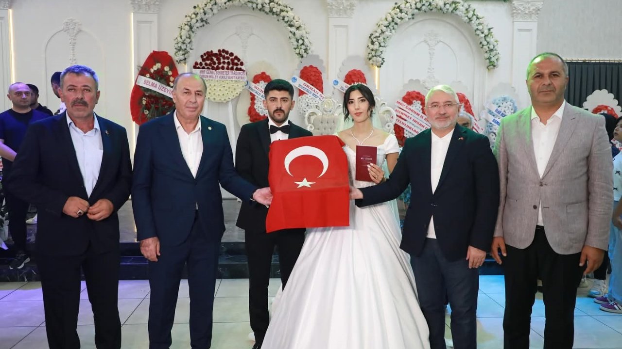 Başkan Arslan dünyaevine giren kızının nikahını kıydı