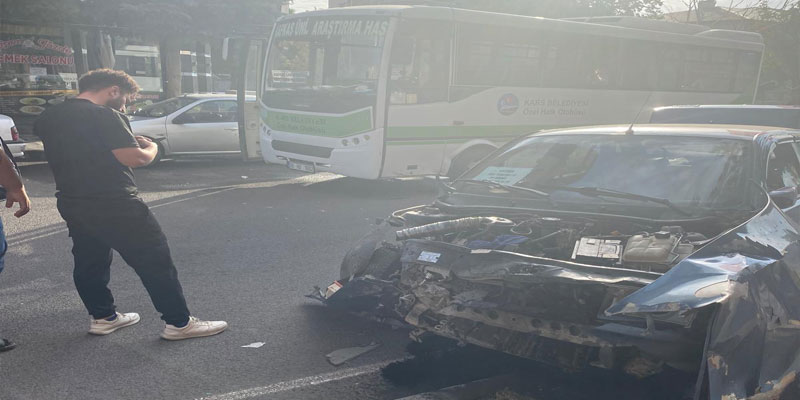 Kars Faikbey Caddesinde Kaza, 1 yaralı var!