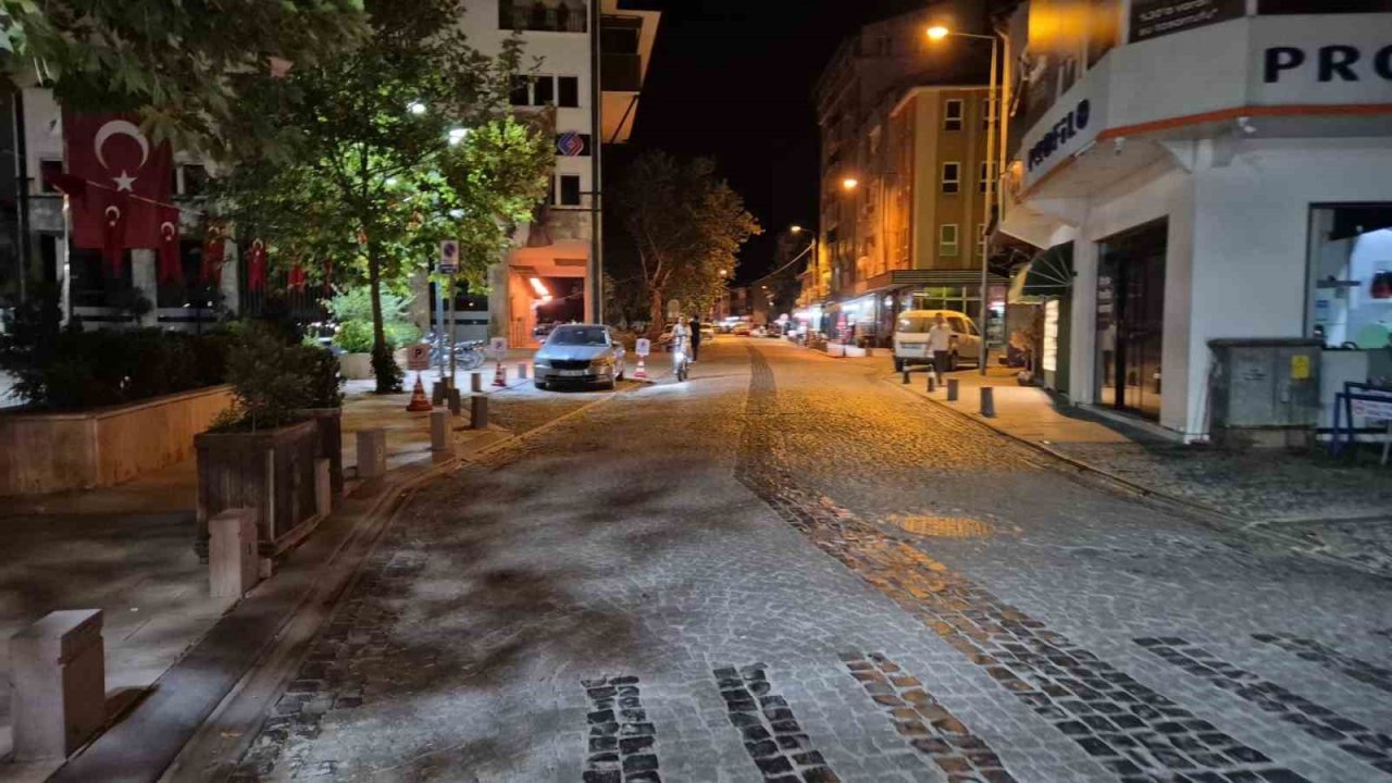 Sındırgı’da 4 büyüklüğünde deprem