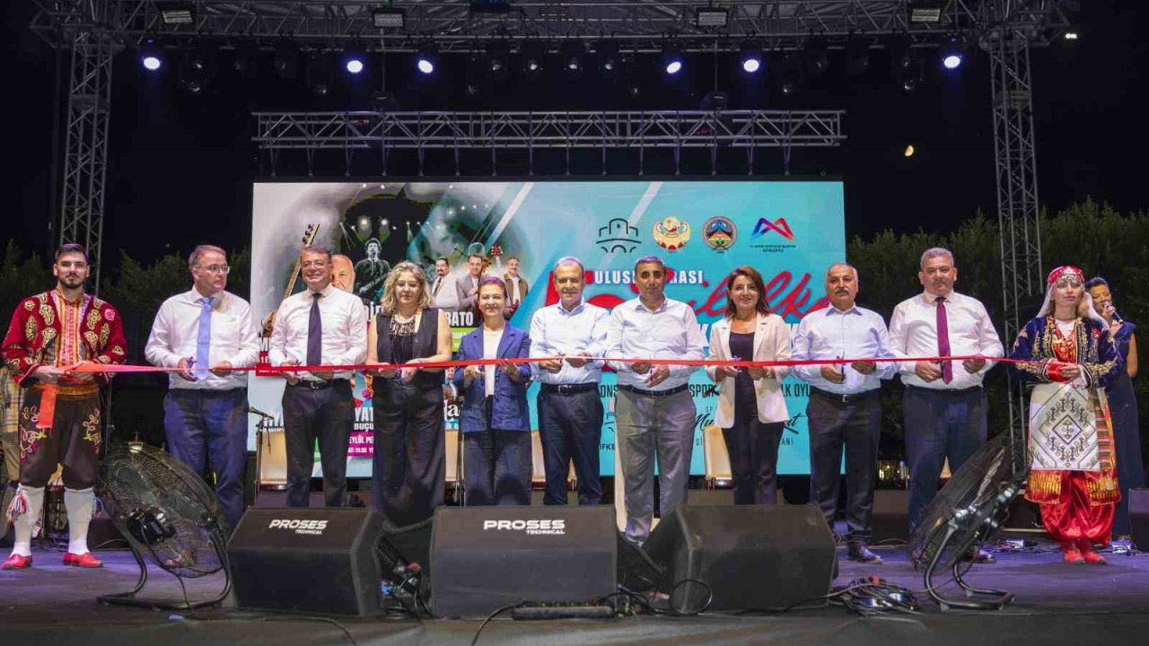 Başkan Seçer, Silifke Müzik ve Folklor Festivali’ne katıldı
