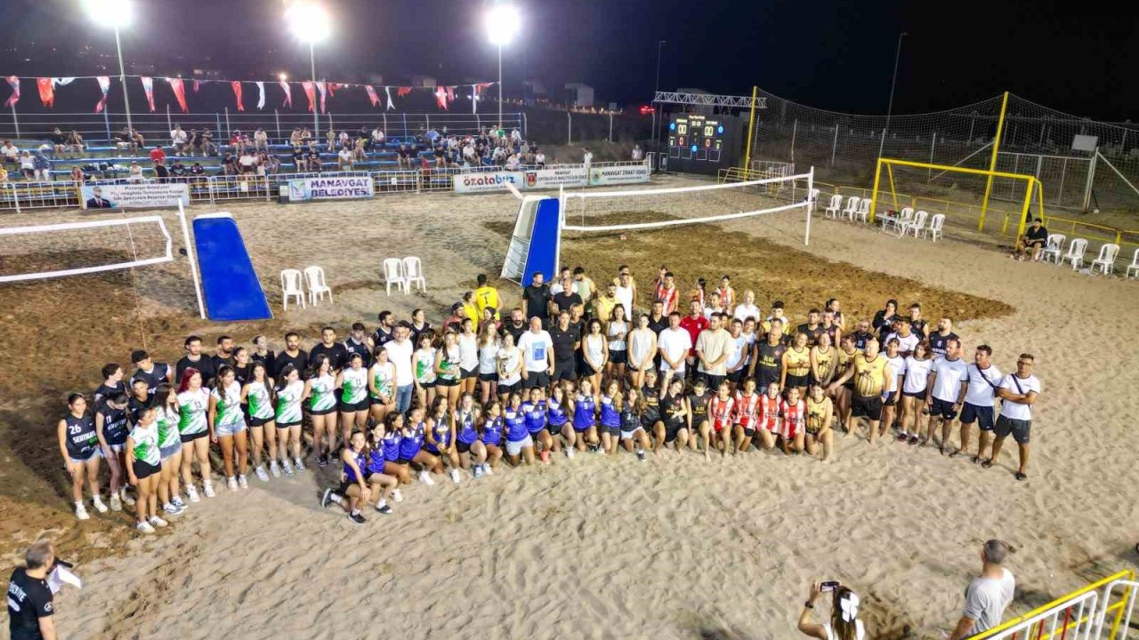 Manavgat Belediyesi Plaj Voleybolu Halk Turnuvası başladı