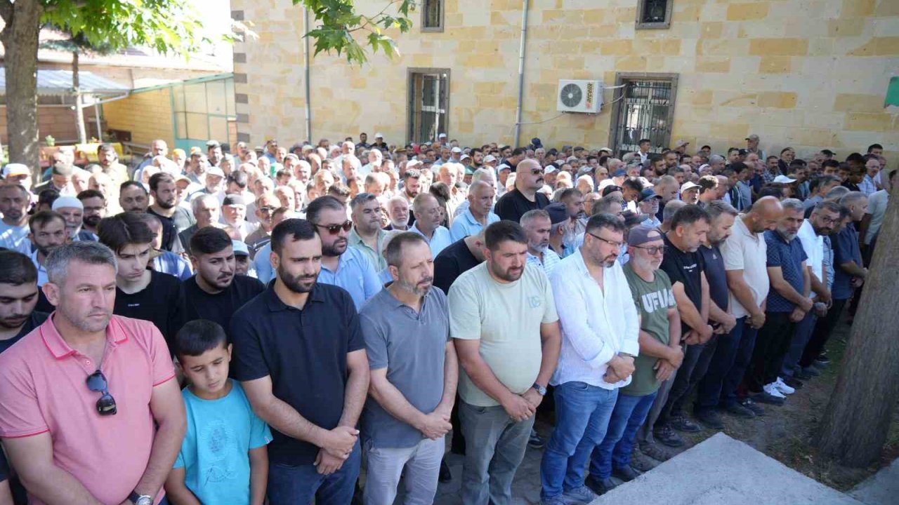 "Kazasız yarış" dilemişti, yarış rotası olan köyünde sonsuzluğa uğurlandı