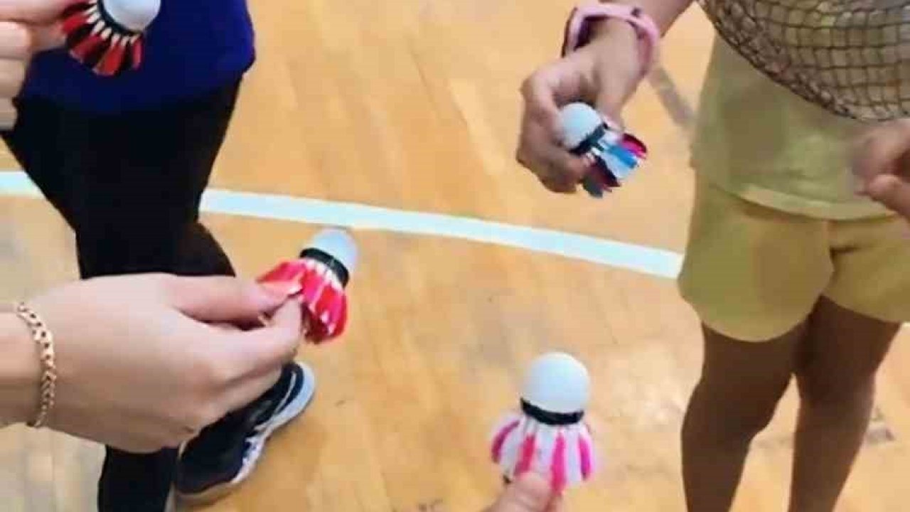 Bilecik’te badminton kursu renkli anahtarlıklarla sona erdi
