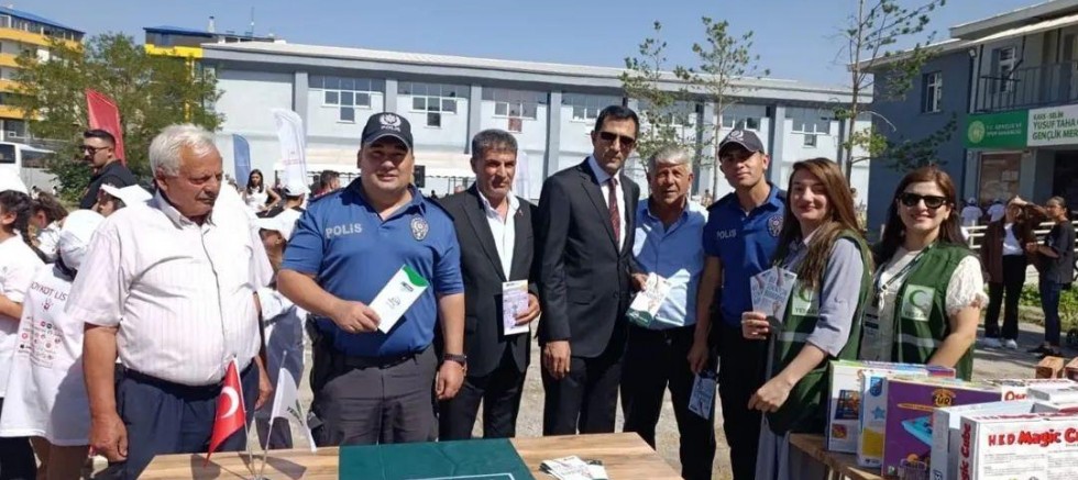 Selim’de düzenlenen Yaz Kursu Şenliğinde Yeşilay'a yoğun ilgi