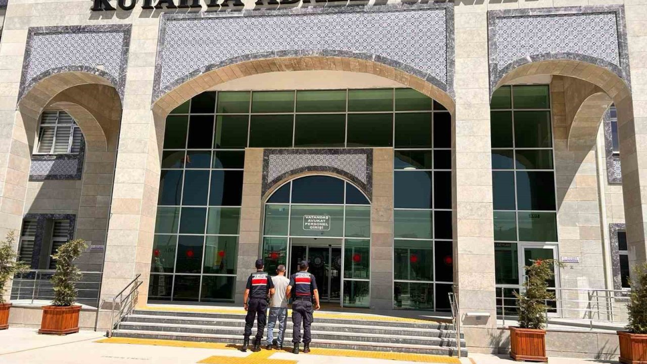 Kütahya’da aranan şahıslar JASAT’tan kaçamadı