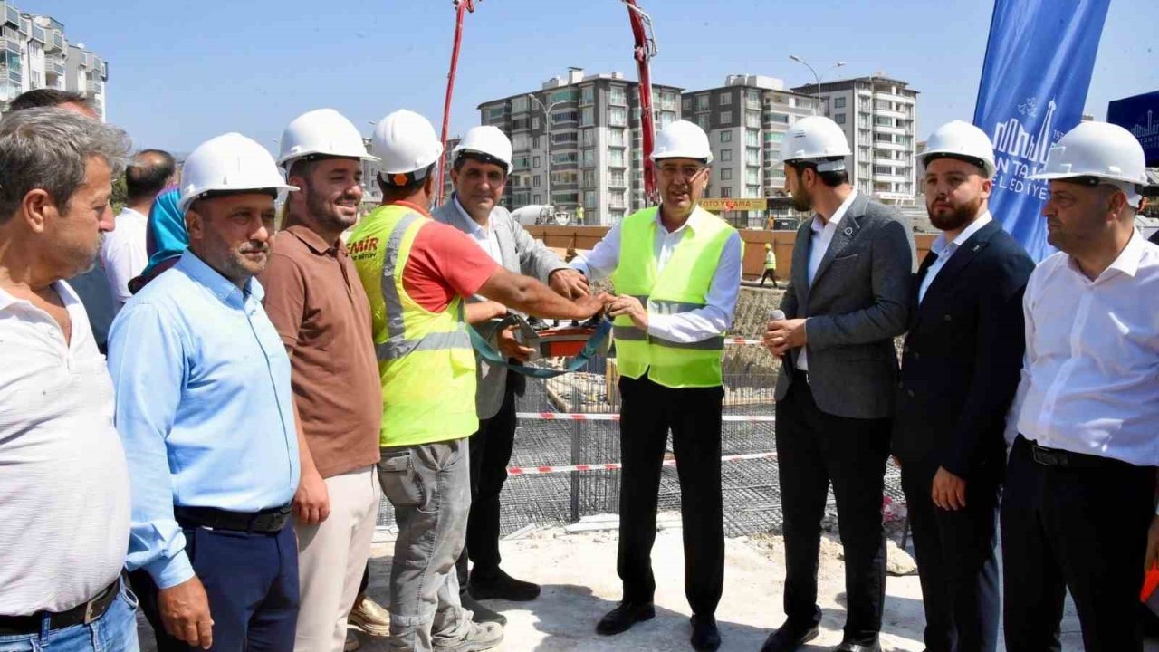 Antakya Belediyesi, Gençlik Merkezi ve Pazar Alanı Kompleksi inşası için temel attı