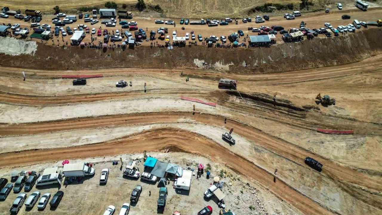 Acıpayam off-road yarışları büyük çekişmeye sahne oldu