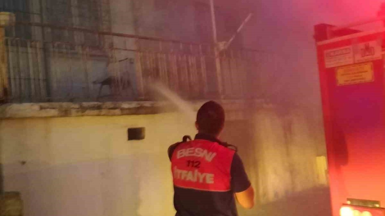 Ev yangını paniğe neden oldu