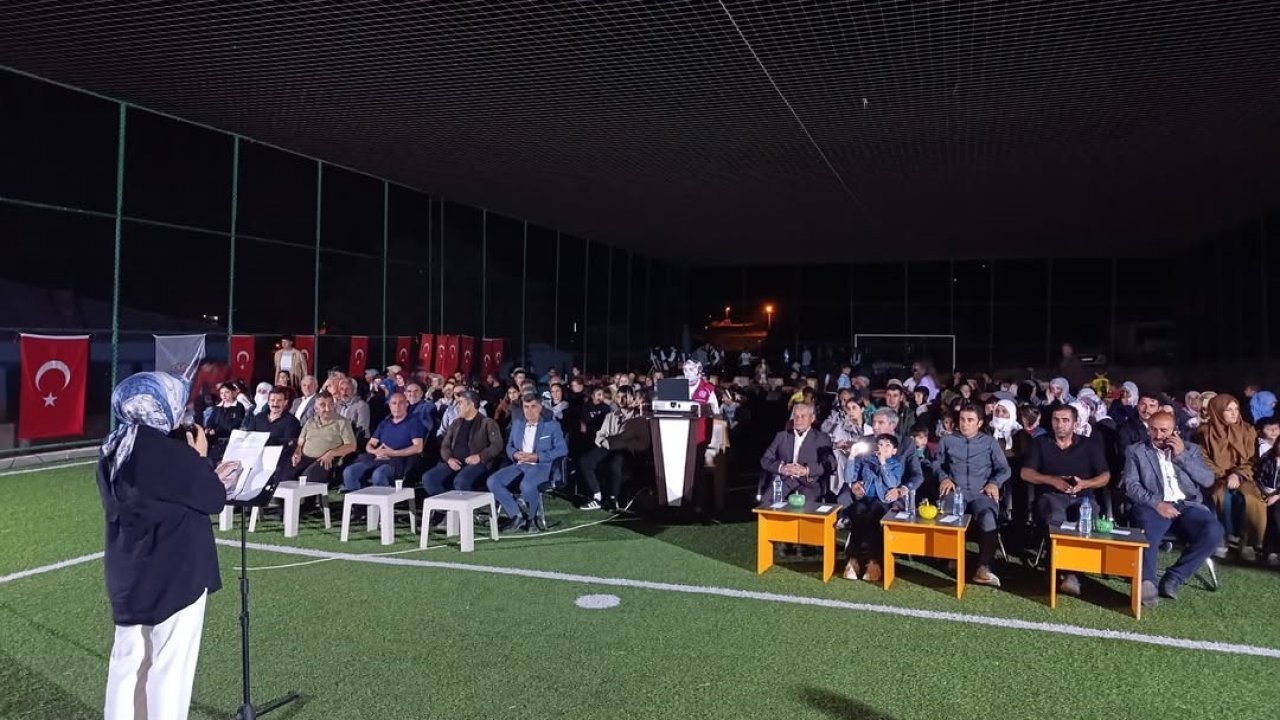 Diyadin’de köy halkına açık hava sineması