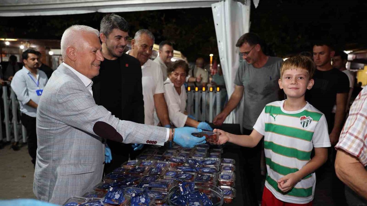 Başkan Bozbey: "Mevlid Kandili, tüm hemşehrilerimize ve insanlığa hayırlar getirsin"