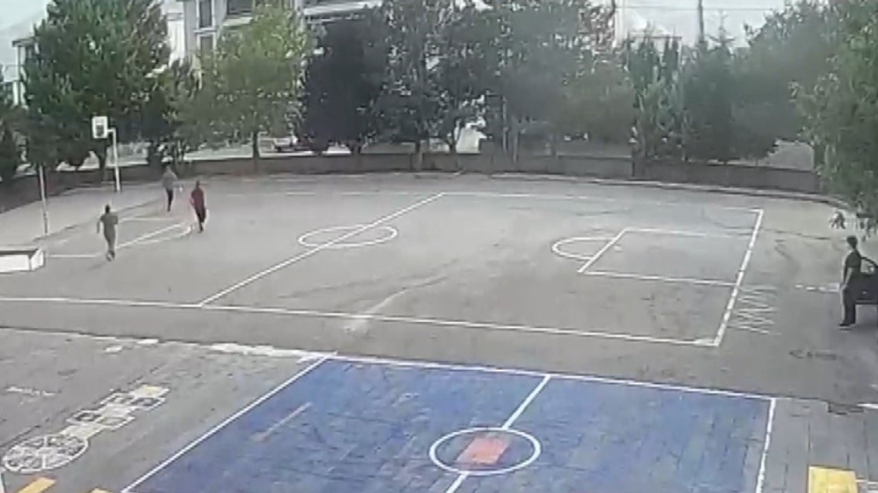 Okul müdüründen hayat kurtaran müdahale