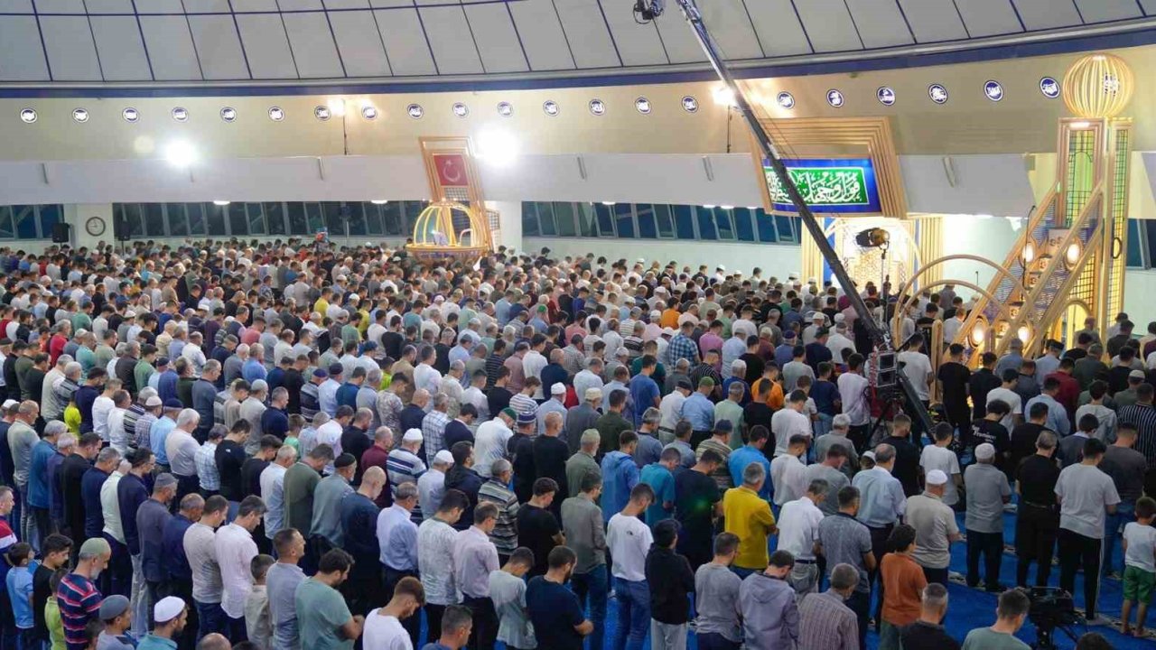 Mevlit Kandili Erzincan’da dualarla idrak edildi