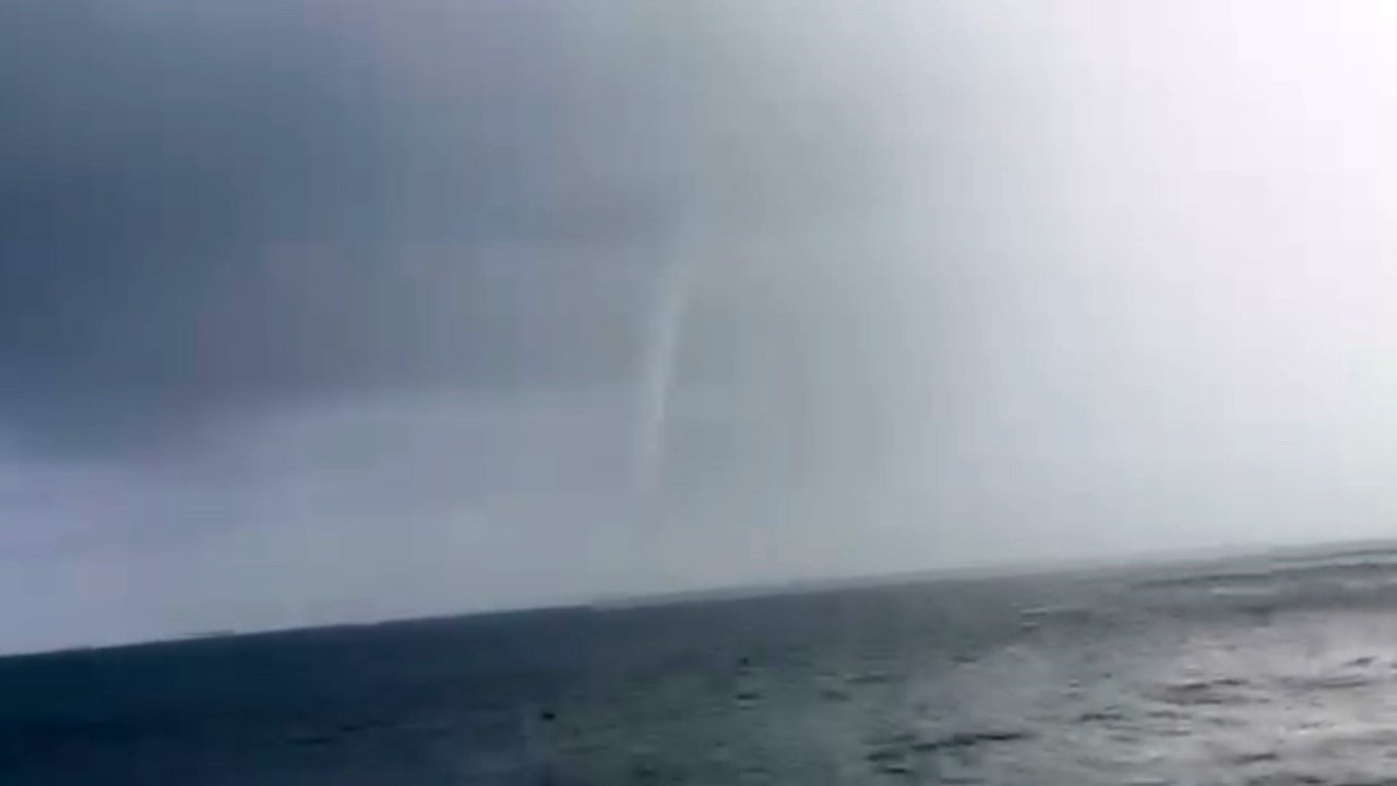 Akdeniz’de oluşan hortum görüntülendi