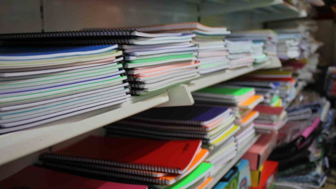 Erzincan’da okul alışverişi hareketliliği başladı