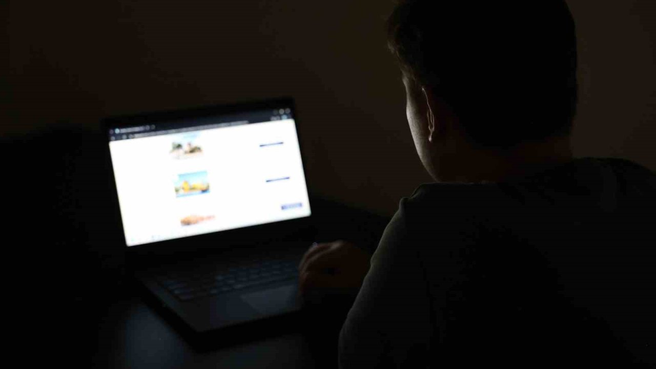 Burs dolandırıcıları e-Devlet’i bile taklit ediyor