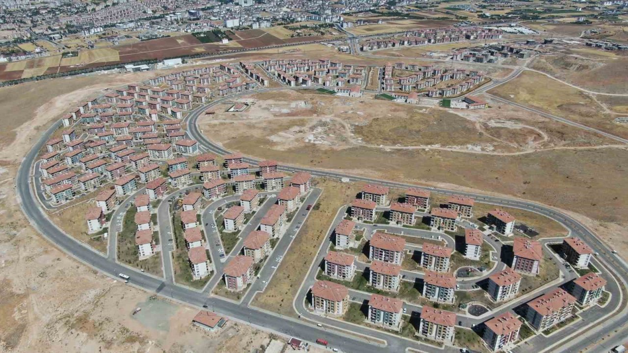 Bir şehir adeta baştan kuruldu: Elazığ’da 36 bin konut depremzedelere teslim edildi