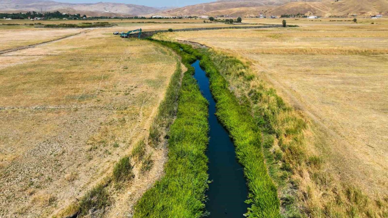 DSİ dereleri temizleyerek can ve mal güvenliğini sağlıyor