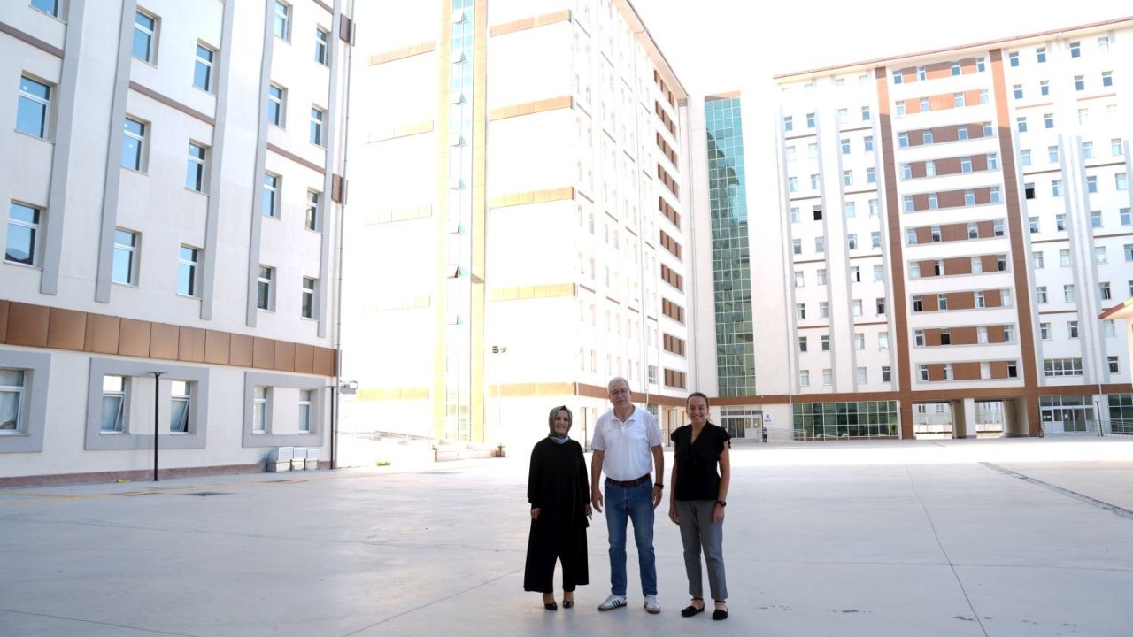 EÜ’de 14 bin öğrenciye ev konforunda yurt