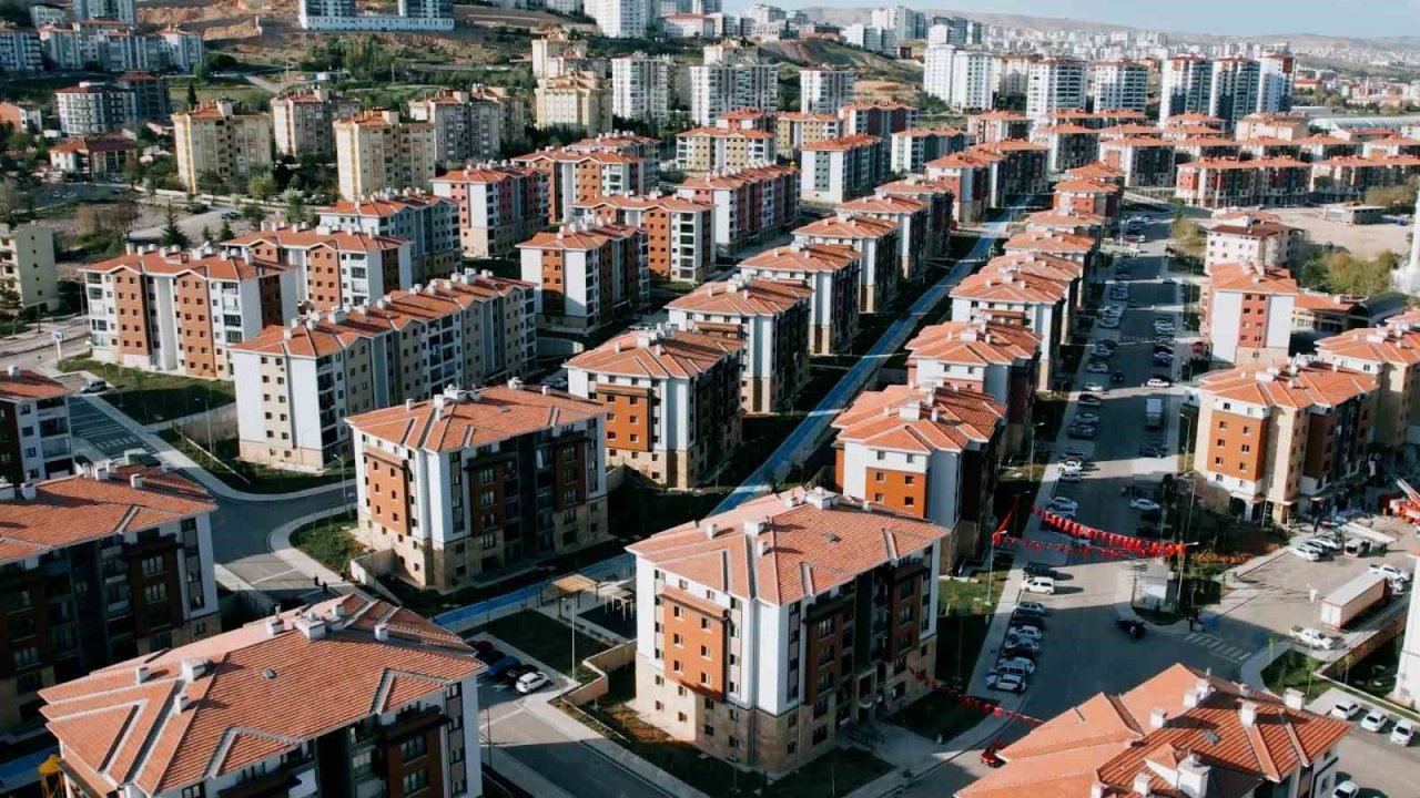 Bakan Kurum’dan Elazığ’a ’Hemşehrilik’ teşekkürü