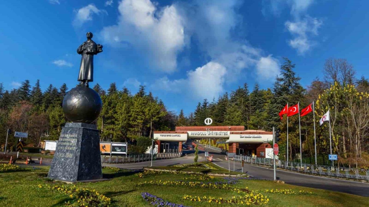 Anadolu Üniversitesi’nde "Yunus Emre Eğitim Öğretim Yılı" başlıyor