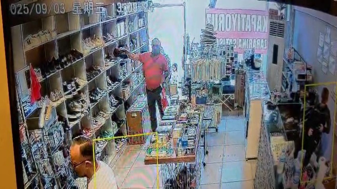 Müşteri gibi geldiği mağazadan ayakkabıyı böyle çaldı