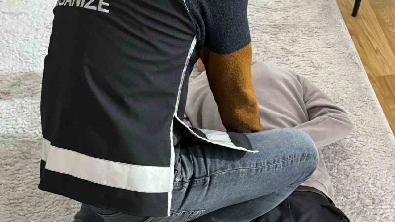 30 yıl hapisle aranan şahıs, Menemen’de gizlendiği evde yakalandı