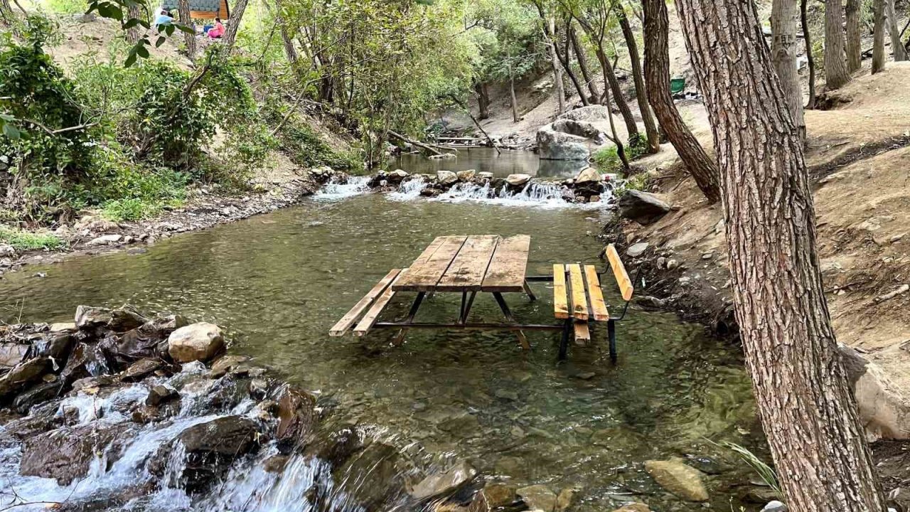 Teke Deresi güzelliği ile dikkat çekiyor