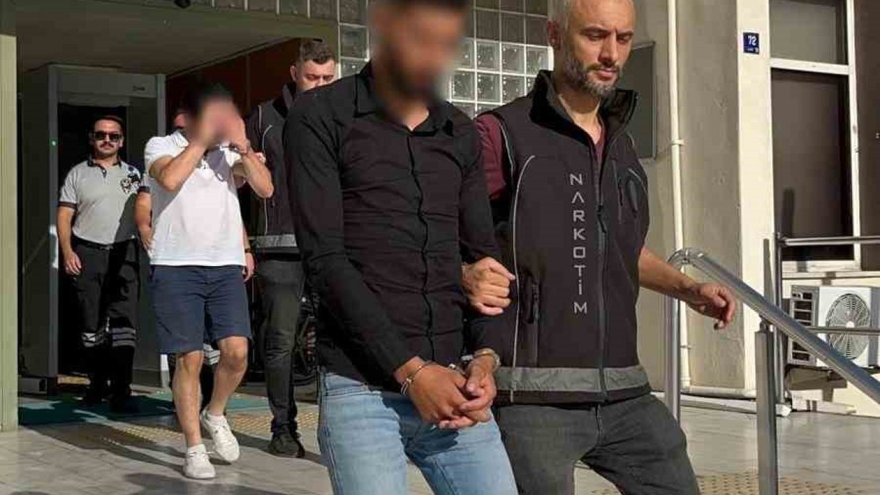 Forum AVM’de uyuşturucu alışverişi polise takıldı