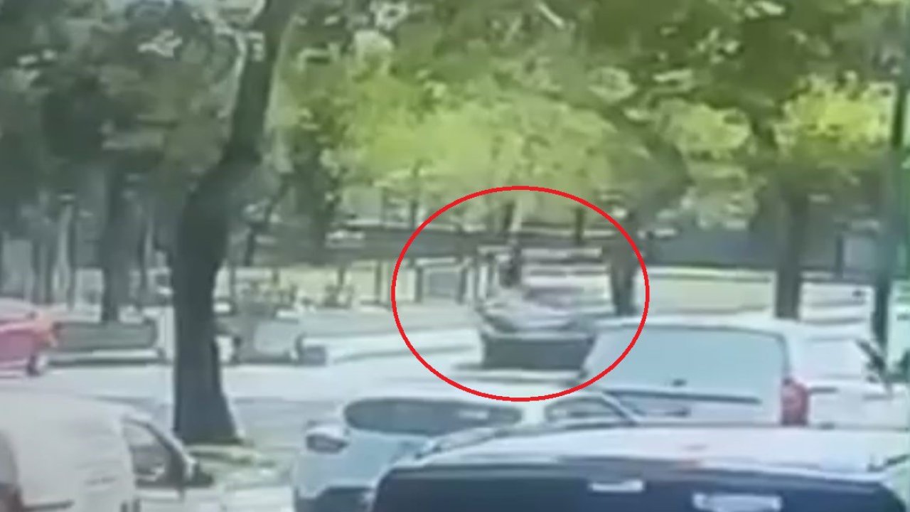 Bursa’da ticari aracın çarptığı adam hayatını kaybetti: Kaza anı kamerada