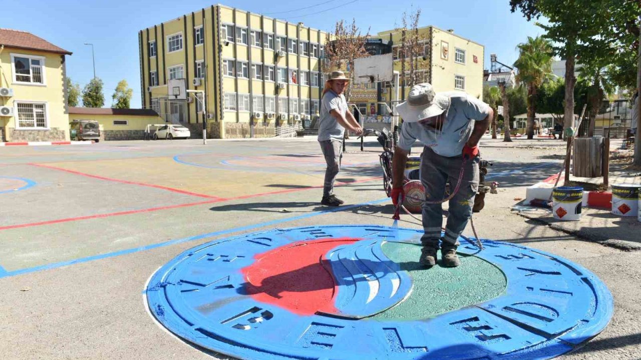 Kepez Belediyesi’nden okullara bakım, onarım ve temizlik desteği