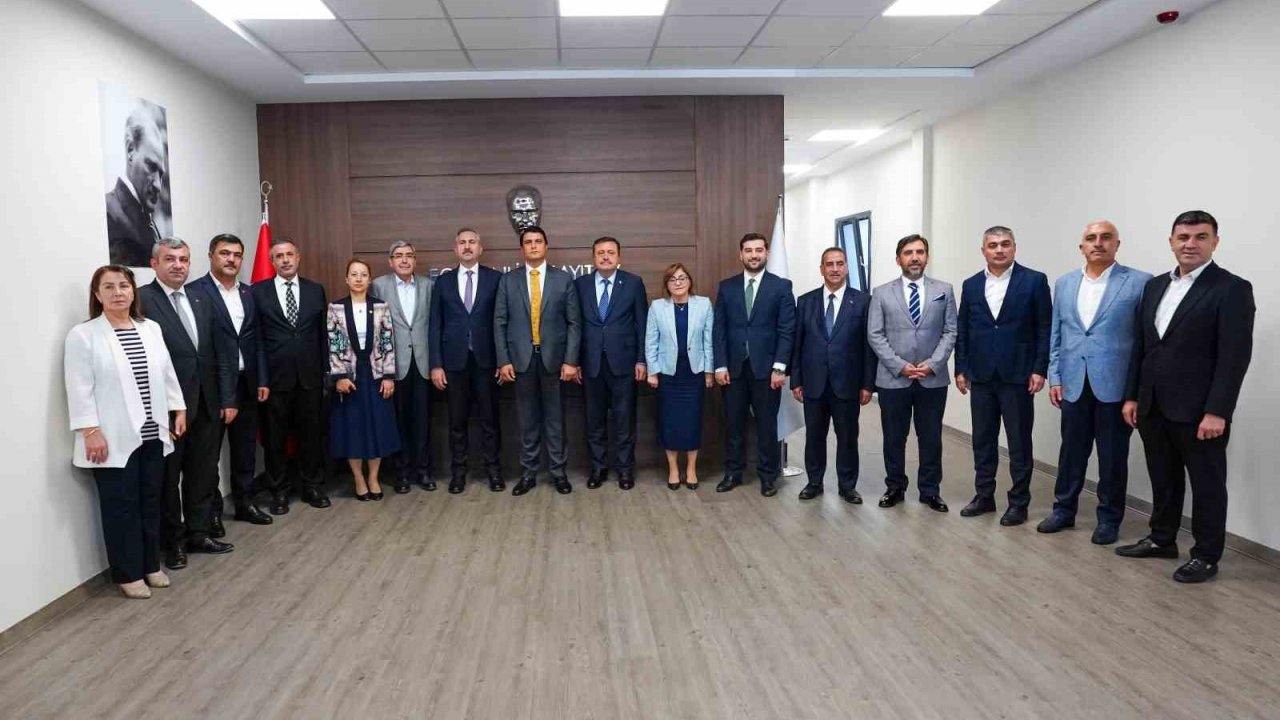 AK Parti Grup Başkanvekili Gül ve Başkan Şahin’den Yılmaz’a ziyaret