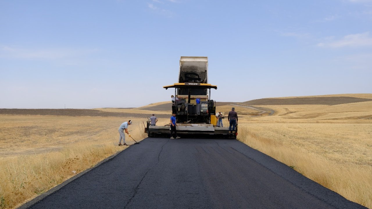 Ağrı’da 17 kilometrelik köy yolunda asfalt çalışması tamamlandı