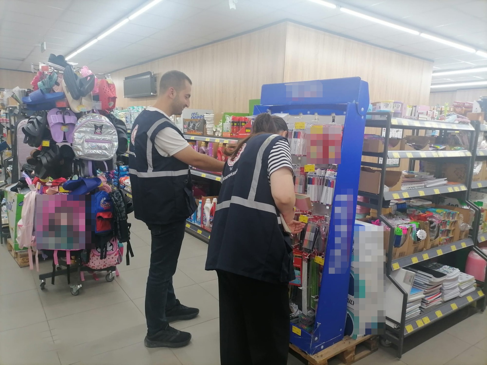 Kars'ta denetimlerde kırtasiye ürünlerine  el konuldu