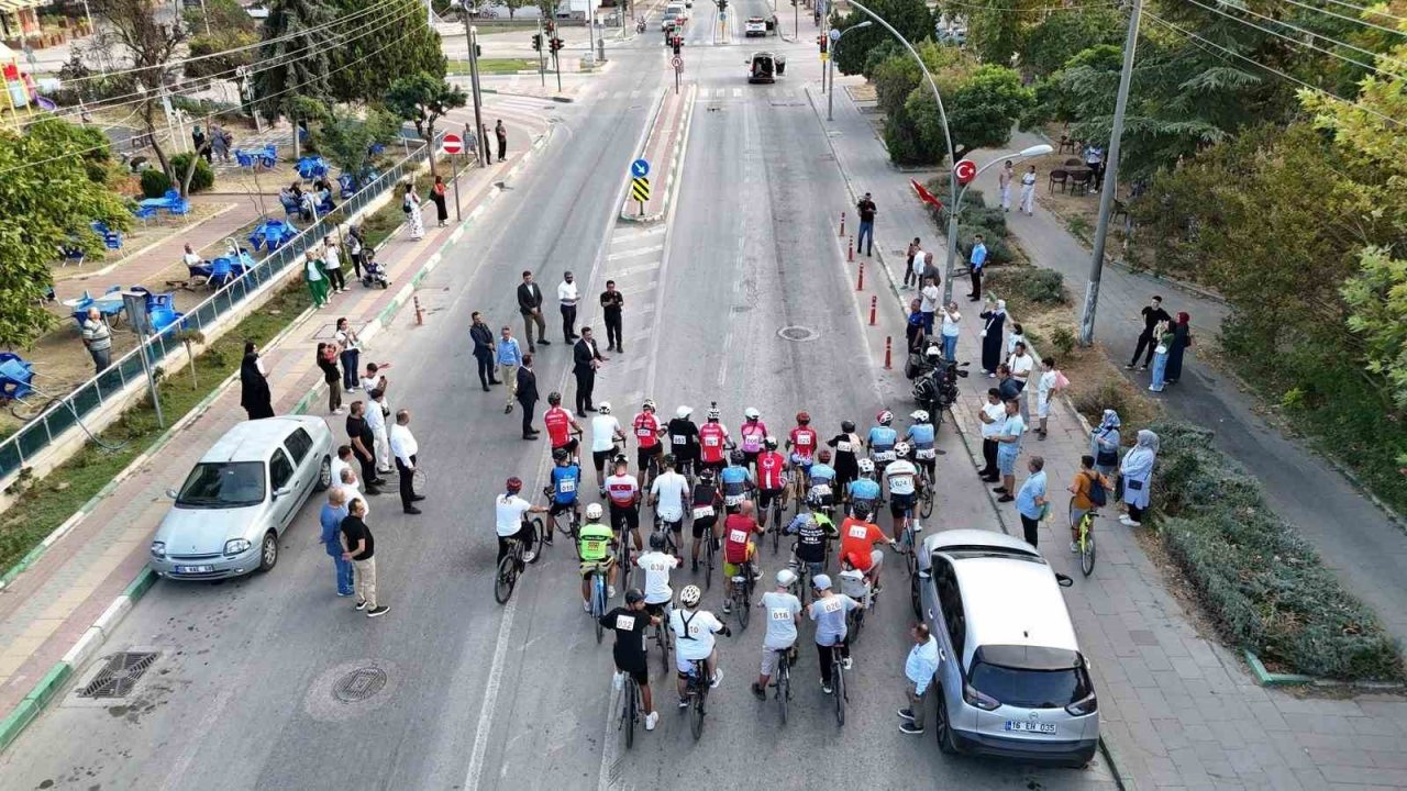 Biber Festivali kapsamında bisiklet yarışı nefes kesti