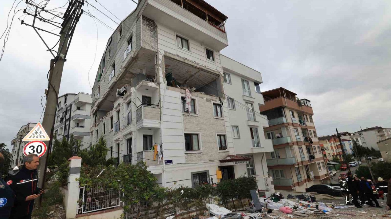 Doğalgaz patlamasının yaraları sarılıyor