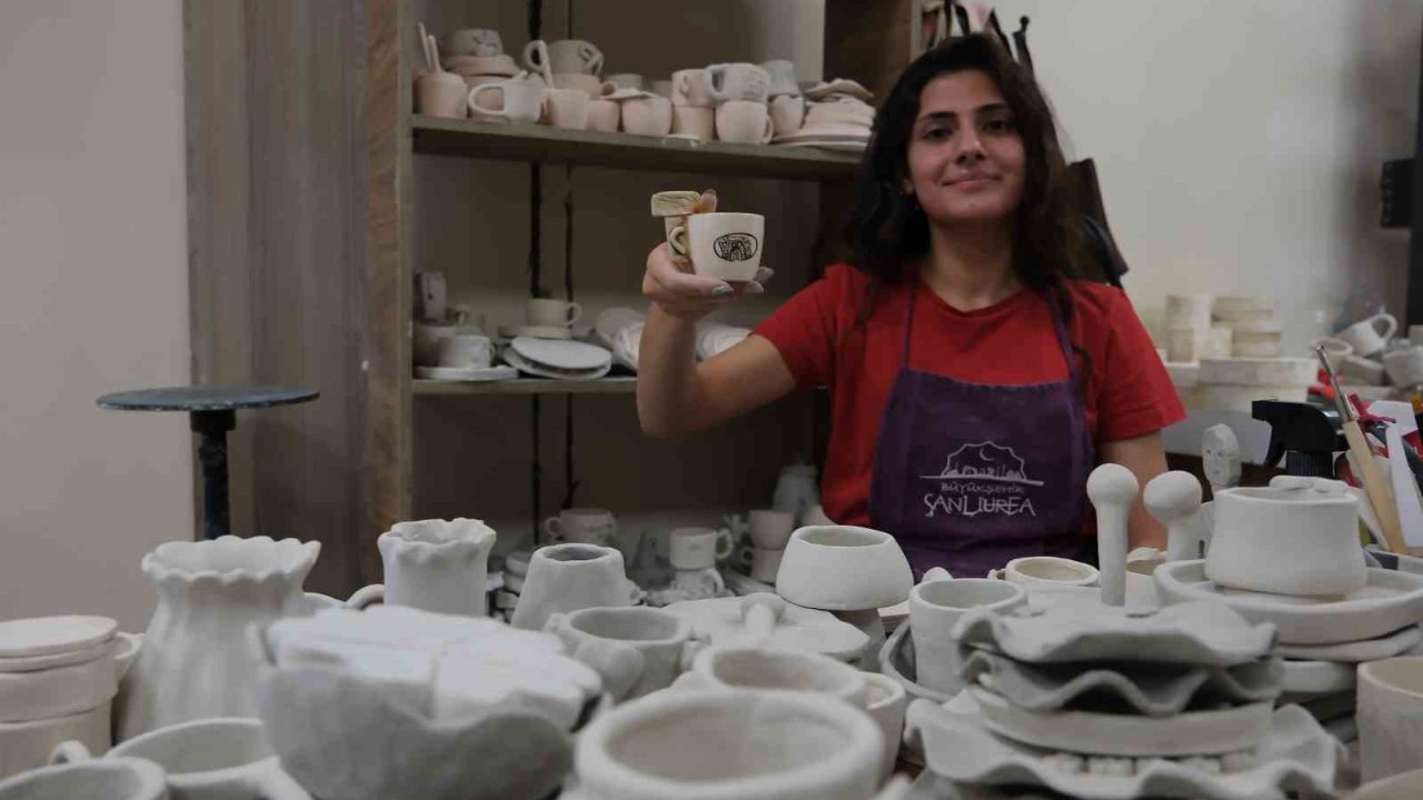 Ressamların eserleri Şanlıurfalı kadınların ellerinde seramiklere yansıtılıyor