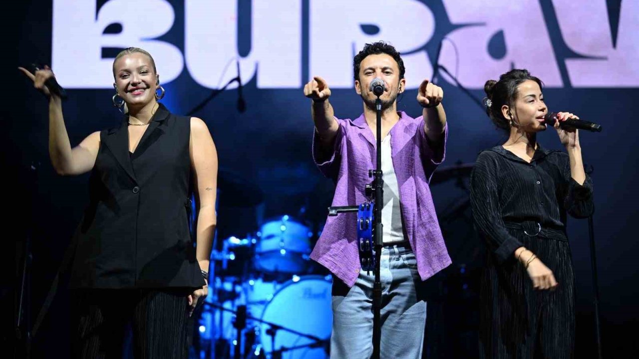 Söke’de kurtuluş günü coşkusu Buray konseriyle taçlandı