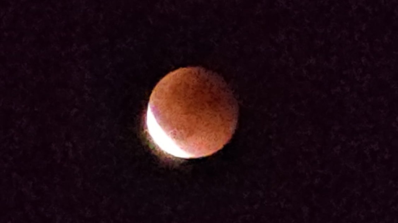 Kanlı Ay tutulması Denizli’de merakla izlendi