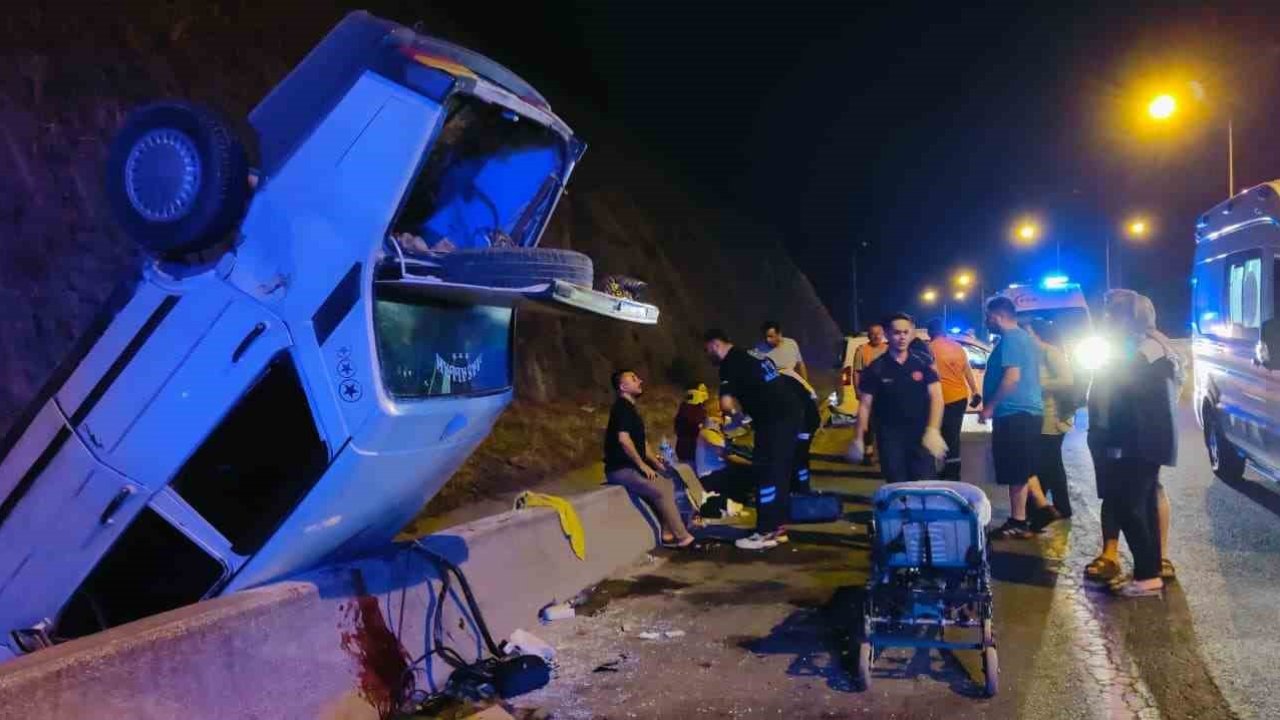 Osmaniye’de aynı yönde iki otomobil kaza yaptı: 3 yaralı