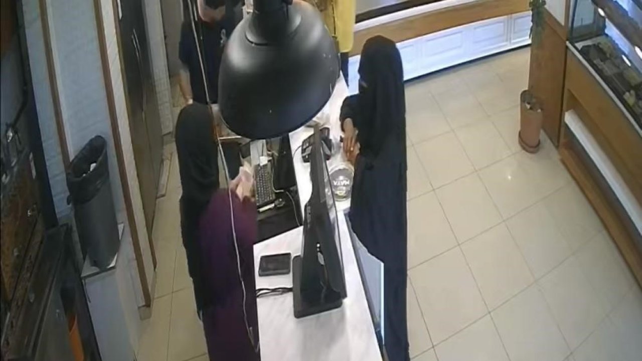 Bursa’daki kadın tırnakçılar polisi aşamadı, 40 yıl hapis cezasıyla arandığı ortaya çıktı