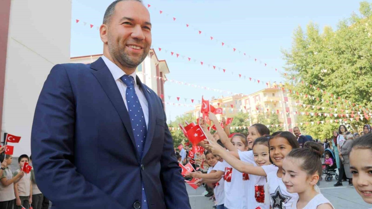 Başkan Özdemir: "Eğitim, geleceğimizi aydınlatan en önemli ışıktır"