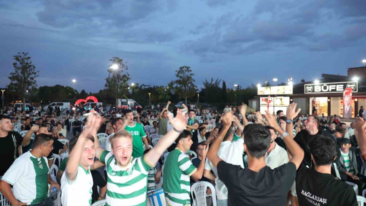 Milli heyecan ve Bursaspor maçı dev ekrana yansıdı