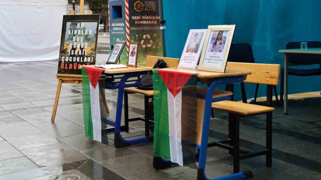 Filistin’de sıraları boş kalan şehit öğrenciler Sivas’ta anıldı