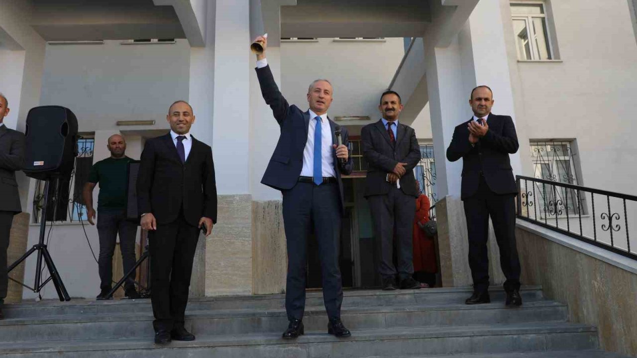 Ağrı’da 2025-2026 eğitim öğretim yılı ilk ders ziliyle başladı