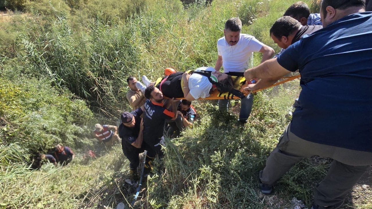 Siirt’te öğretmenleri taşıyan otomobil dereye uçtu: 2 yaralı